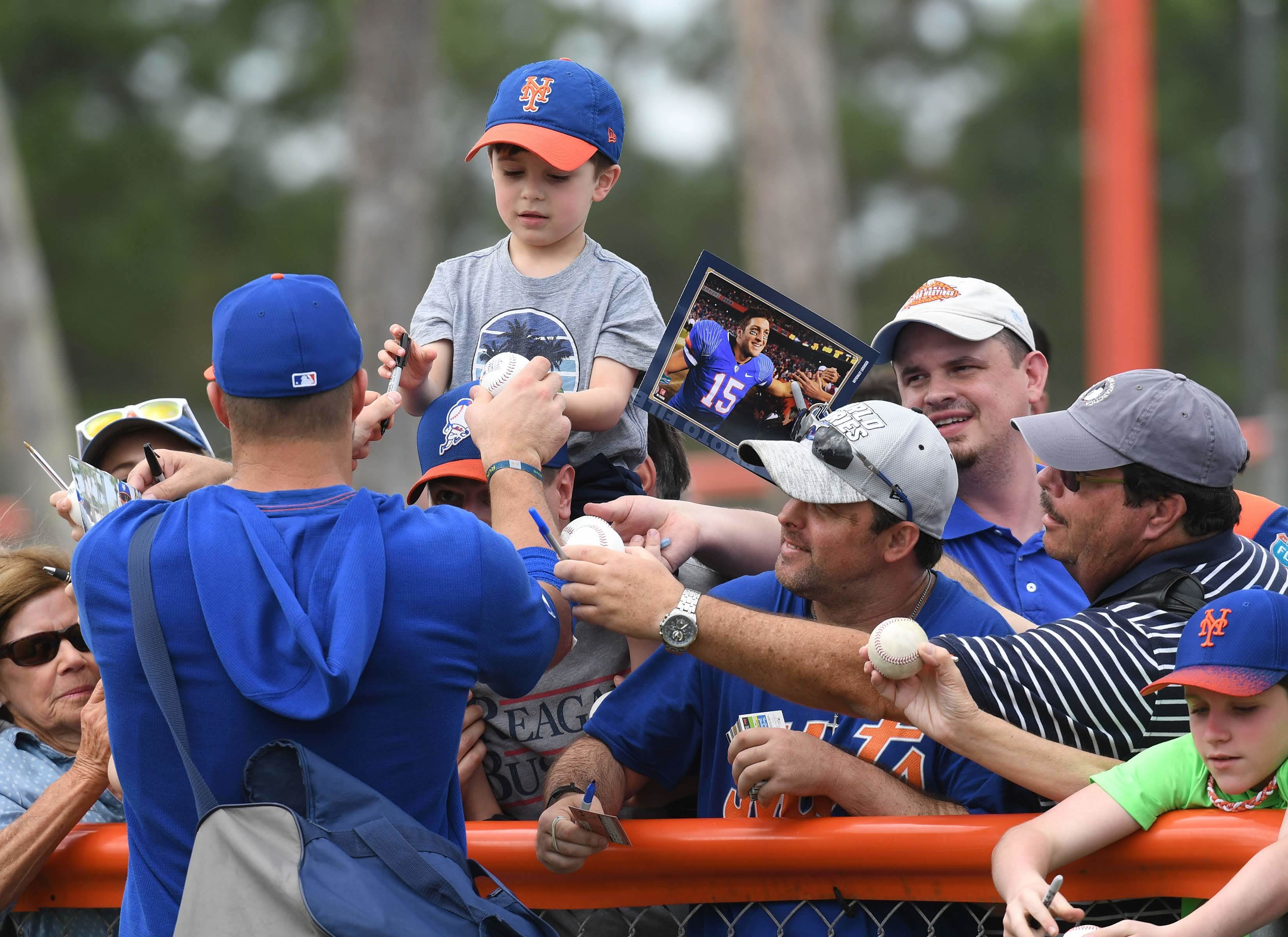 Tebow playing for St. Lucie Mets helping the local economy